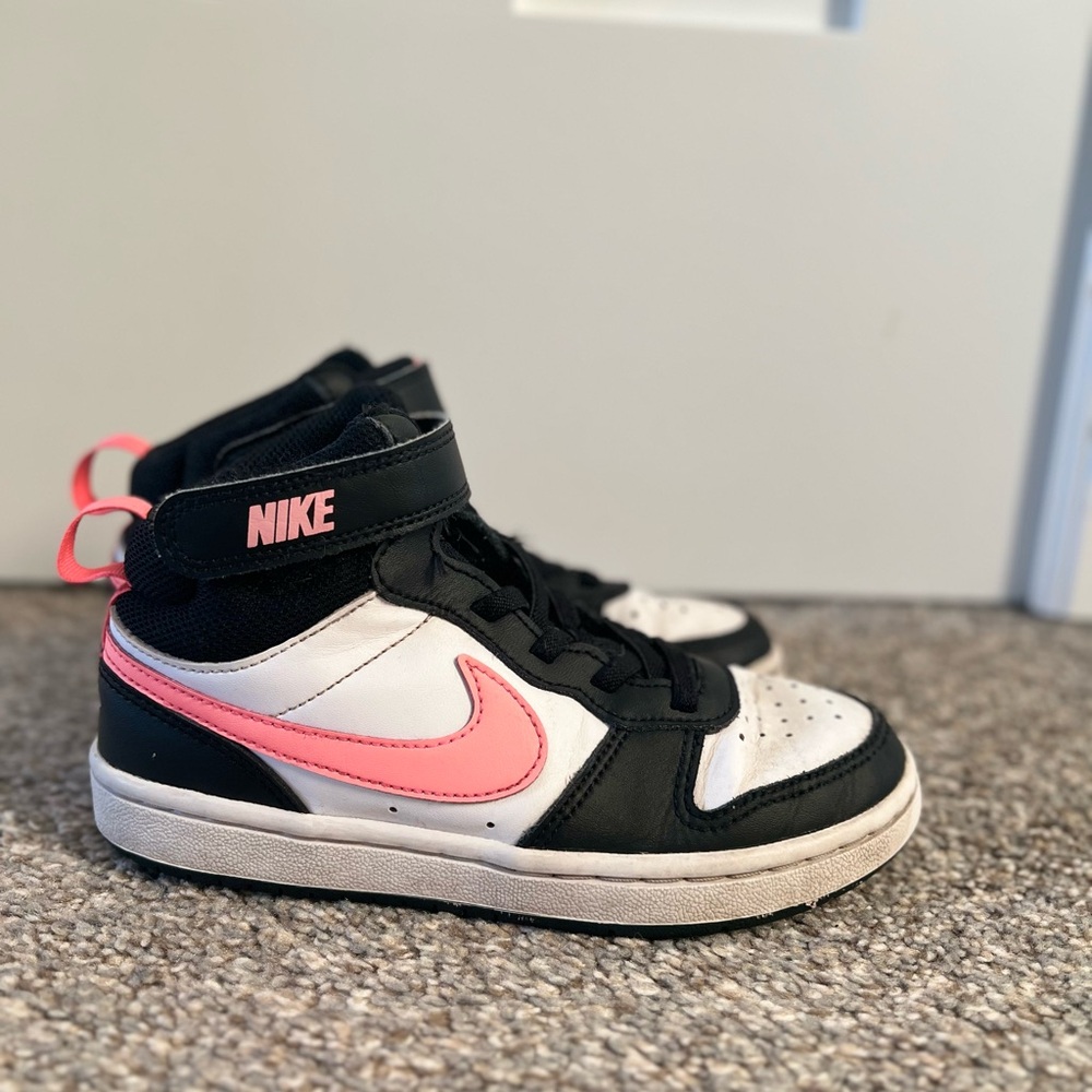 Nike Girls Youth 13c pink black white kids